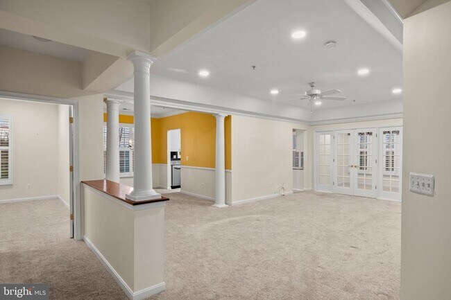 Photo - 6155 Shadywood Rd Unit 406