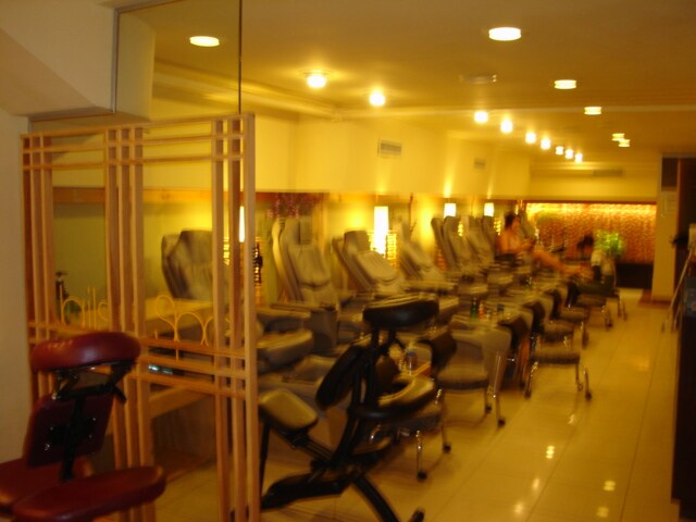 Interior Photo - 166 Lexington Ave