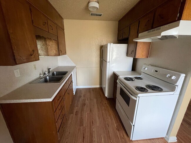 Photo - 1700 Kirk Ave Unit Apt 207