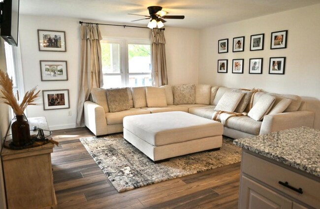 Photo - 802 Longview Dr