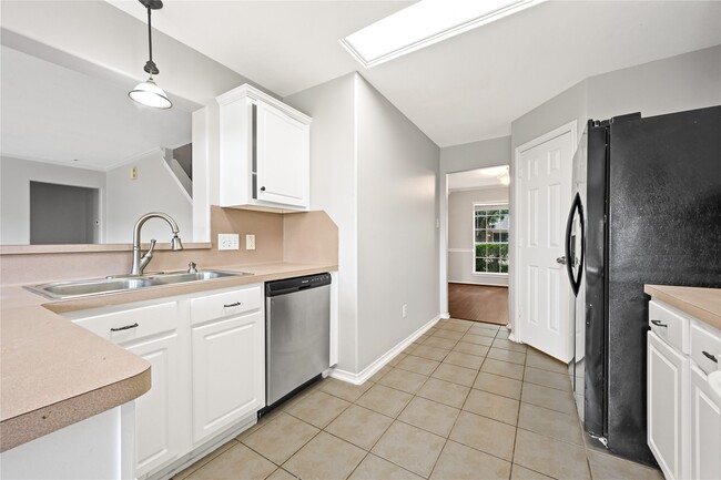 Building Photo - 3115 Glenthorpe Ln