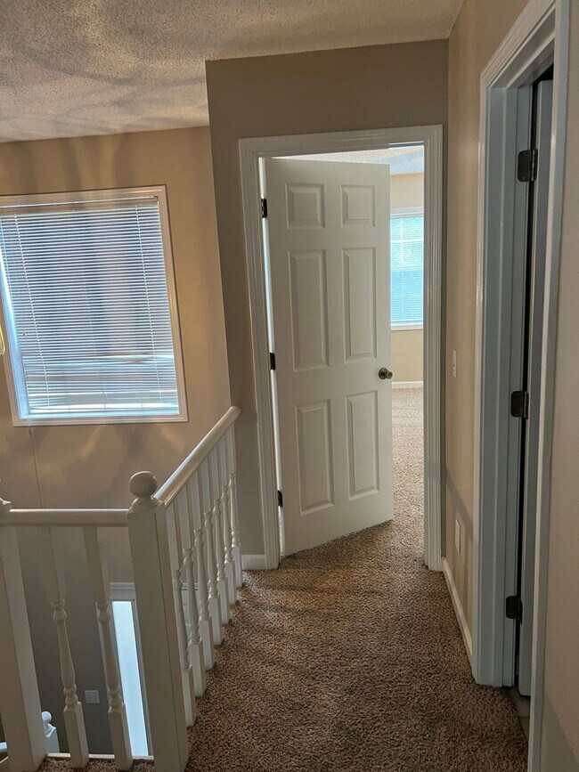 Photo - 107 Woodrun Dr