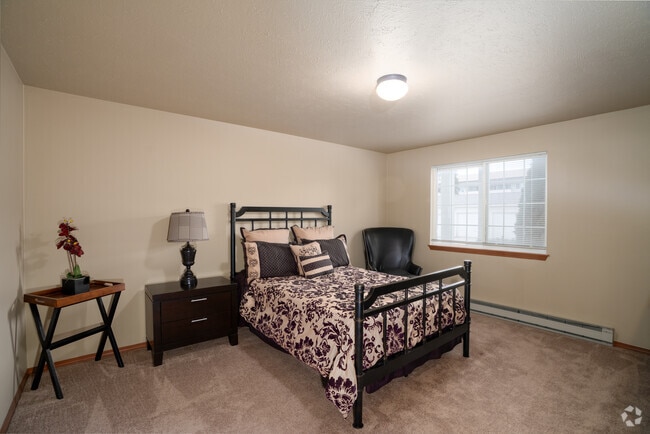 2BR, 1BA - 1,010SF - Bedroom
