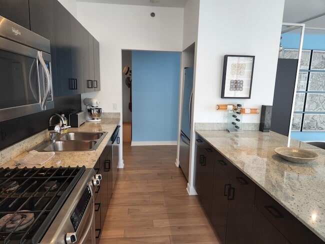 Photo - 8 E Randolph St Unit 1108