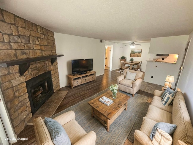 Building Photo - Bright Top-Floor Corner Condo on Powerline Trail – 1 Bed / 1 Bath Unit B