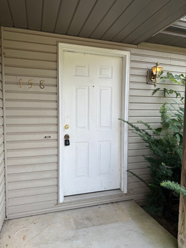 Photo - 3 bedroom, 2 bathroom duplex on Bloomingto...