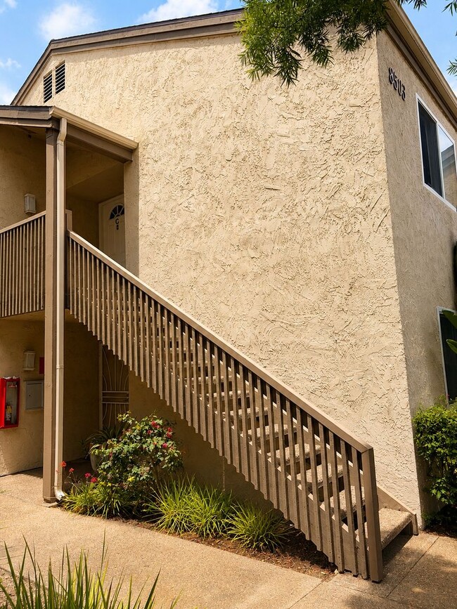 Building Photo - 8503 Villa La Jolla Dr