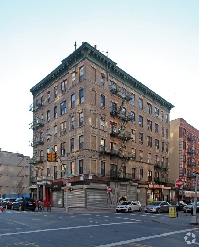 Photo - Mayflower Apartments