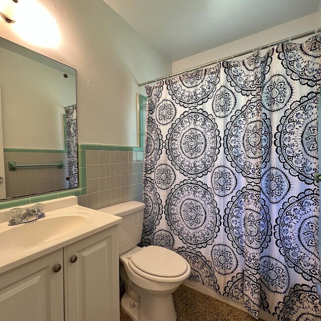 Photo - *Charming 2-Bedroom Bungalow with Fenced B...