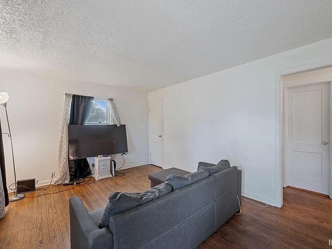 Photo - 721 S Wellington St