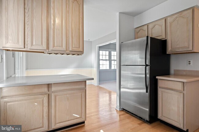 Photo - 851 Longview Pl