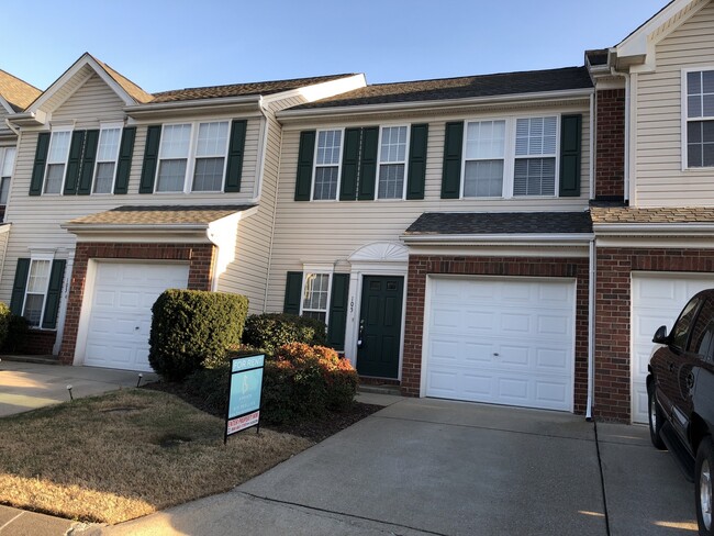 Building Photo - COMING SOON!! WEST NASHVILLE!!!  3/2.5 Townhouse - Clubhouse - Pool - Garage - Pets Okay - Patio