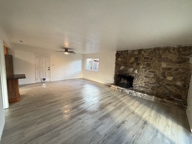 Photo - "Charming 3-Bed Oasis with Scenic Views & ... Apartamento