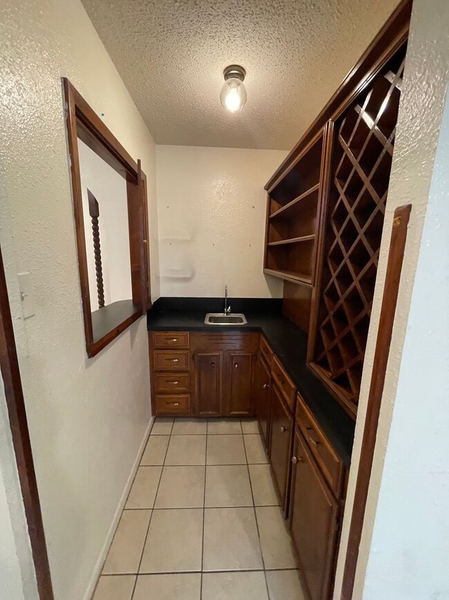 Photo - 3/2 Southside 1800 sqft, pet friendly, enclosed yard