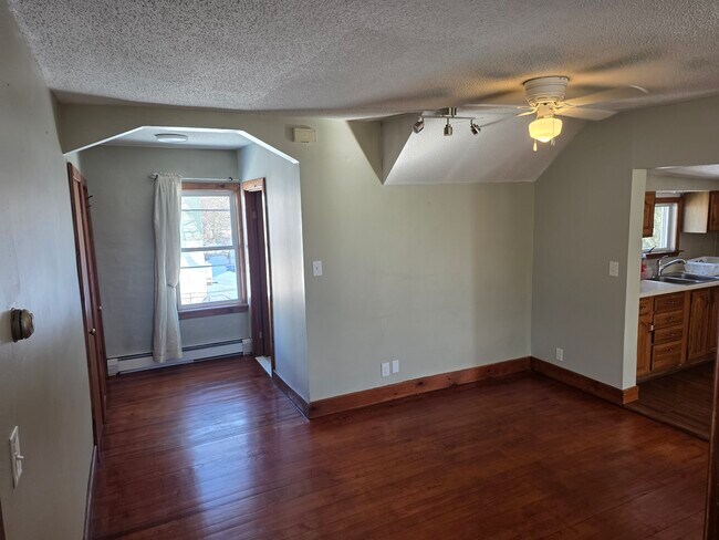 Building Photo - 1104 Tacoma St Unit 2