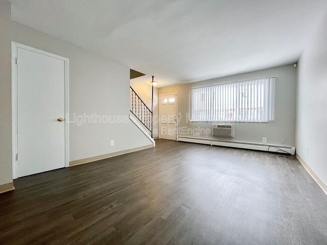 Photo - 2855 Taft Ave SW Unit 5
