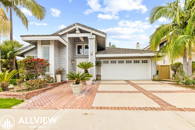 Building Photo - Elegant 3 Bed 2 Bath Home Available in the Heart of Woodbridge!