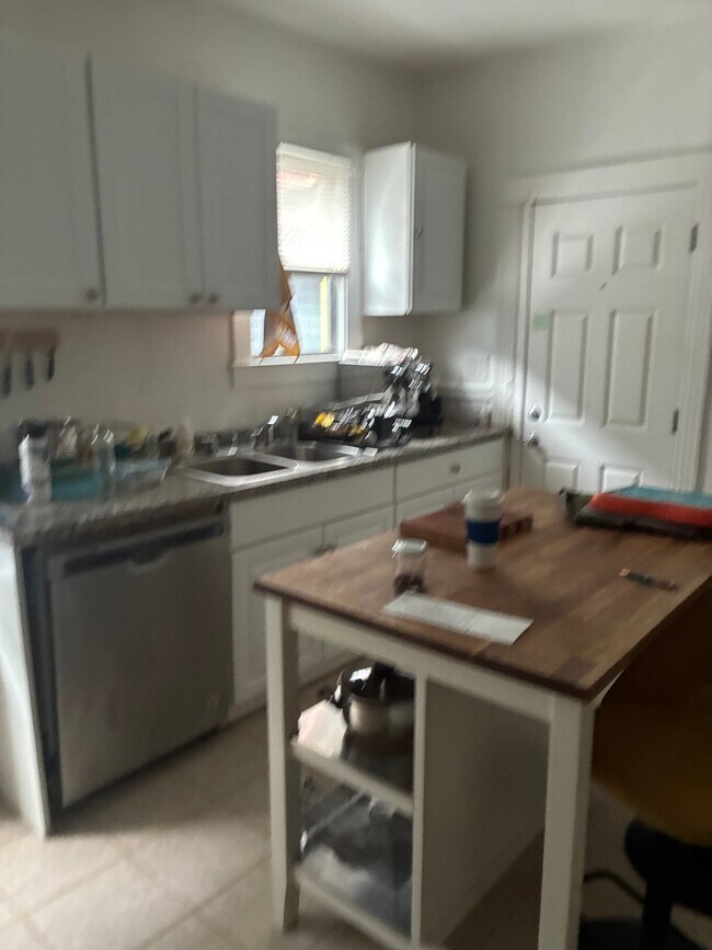 Photo - 438 61st St