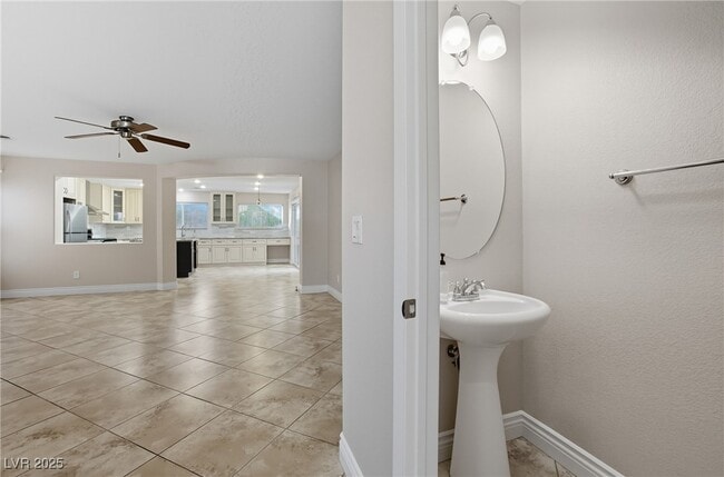 Photo - 749 Jewel Tower St