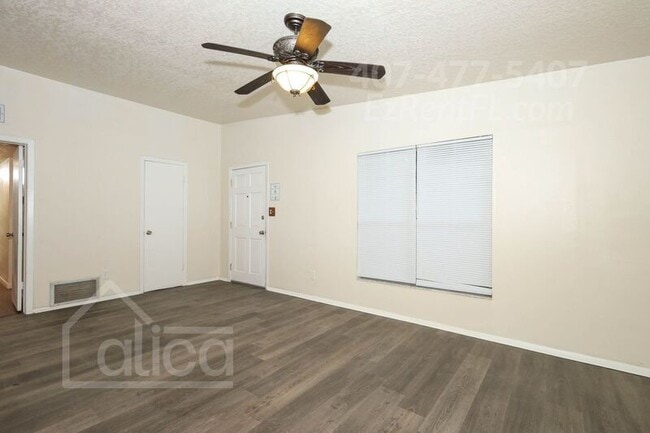 Photo - 6024 Oakcrest Cir