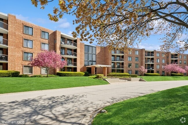 Building Photo - 1515 E Central Rd Rental