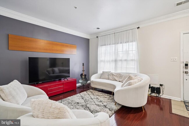 Photo - 7410 Langholm Way