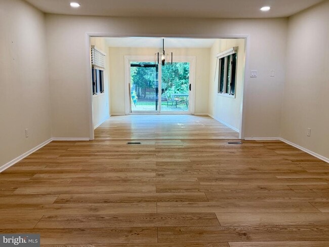 32 Tahoe Dr