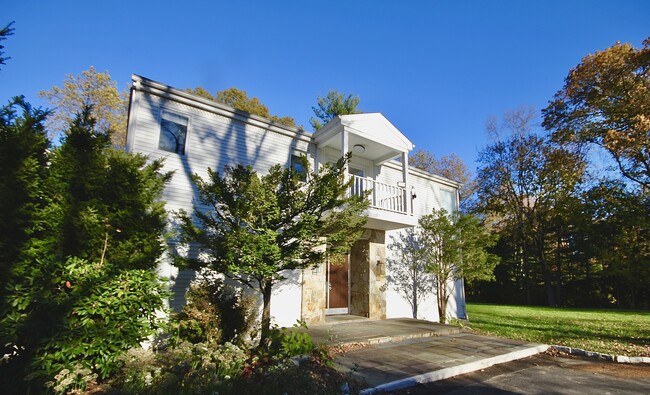 Photo - 106A Comstock Hill Ave