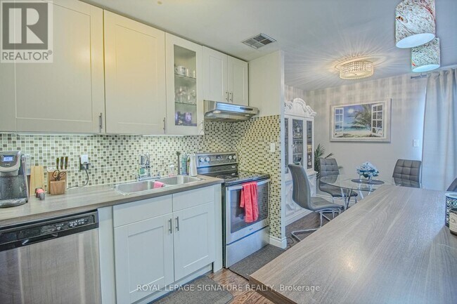 Photo - 3025 The Credit Woodlands