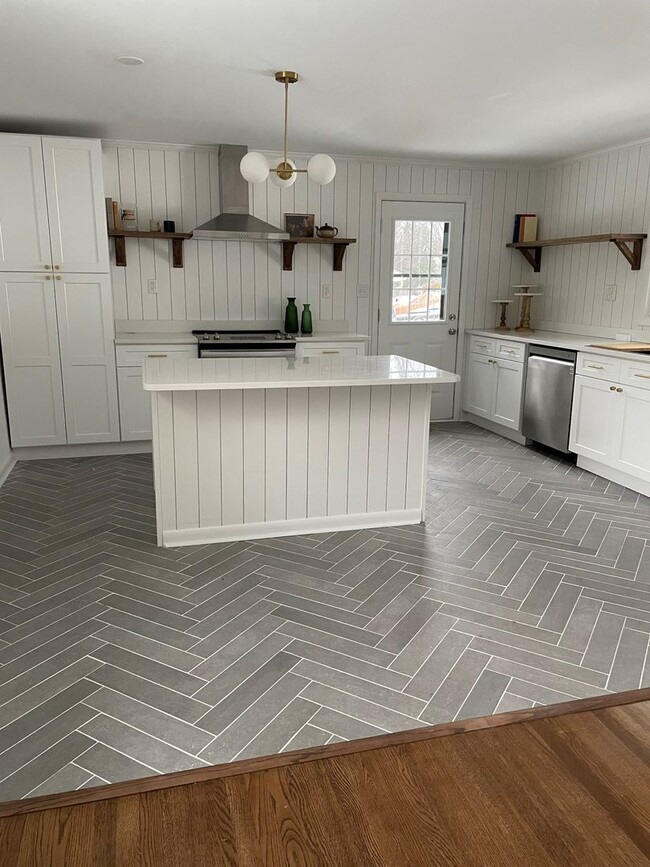 Photo - 4 Bedroom Remodeled House off Old Forest Road