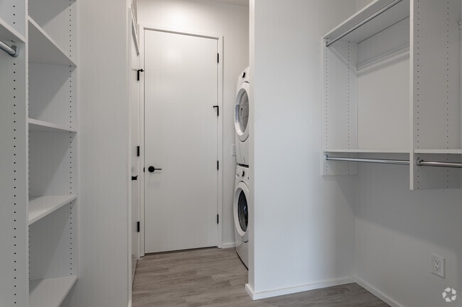 1BD, 1BA - 728SF
