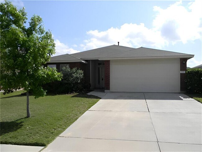 Photo - 1104 Remington Dr House
