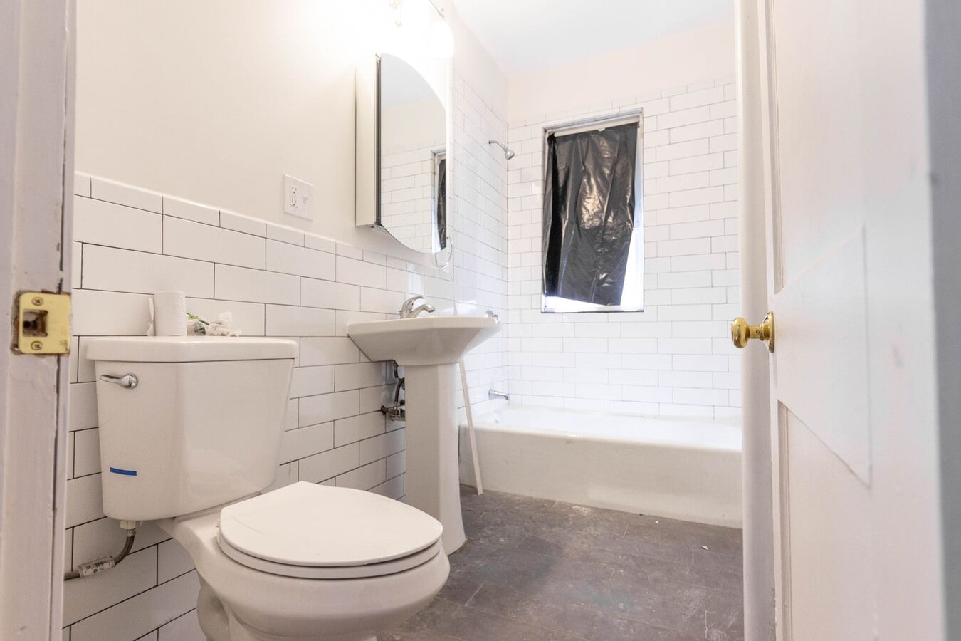 Photo - Allston 1 Bed Split – Heat & Hot Water Included – Great Value – 9/1