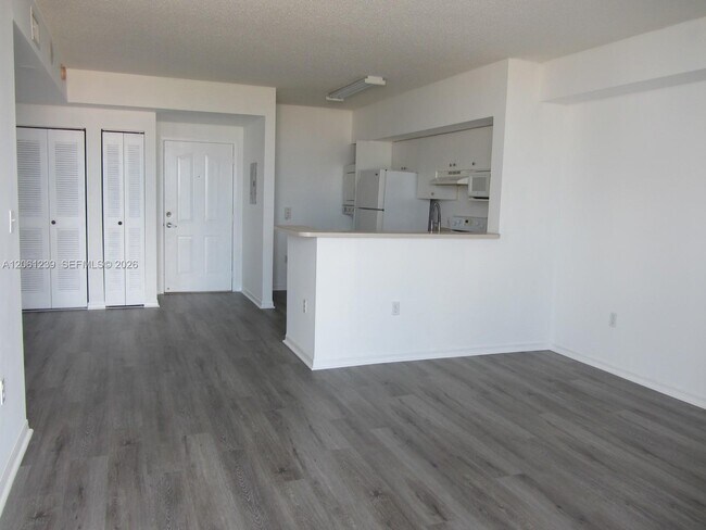 5077 NW 7th St Unit 1211