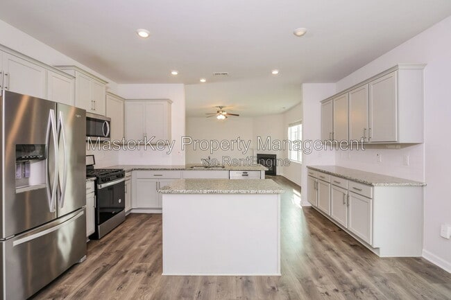 Photo - 633 Birchhead Dr