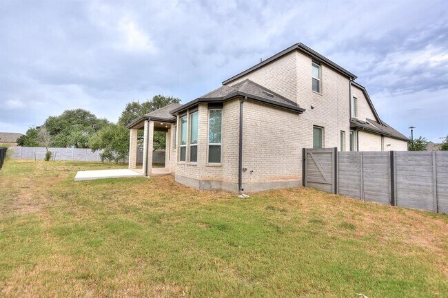 Photo - 124 Timber Gln Ln