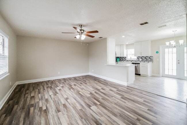 Photo - 1441 Wendy Ct