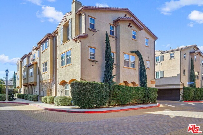 Building Photo - 14122 Willow Ln Rental