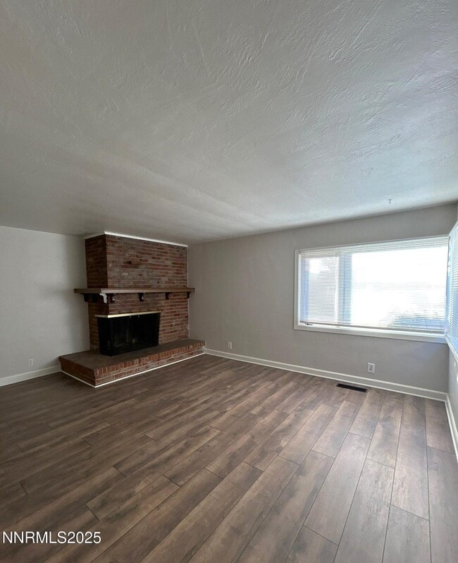 Photo - 660 Kirman Ave