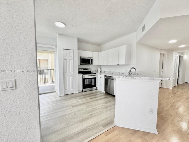 Photo - 2311 Belmont Ln Unit 2311