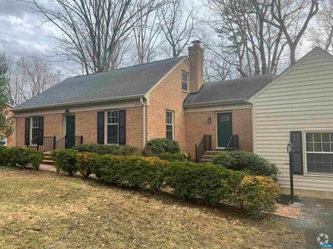 Building Photo - Beautifully renovated Westmoreland home!