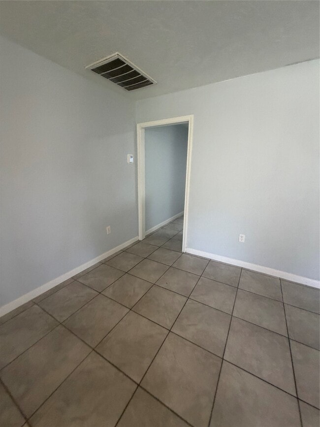 5047 Nassau Rd