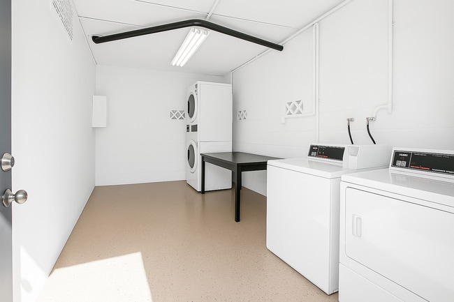 Photo - 14112 Yukon Ave Unidad #2