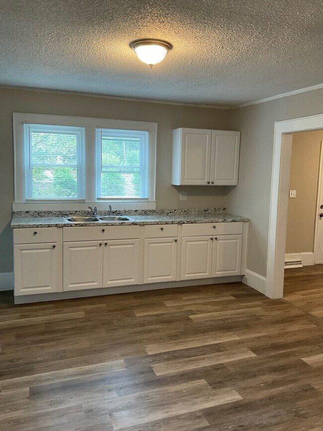 Photo - Newly Renovated 3 Bedroom home in Gastonia!