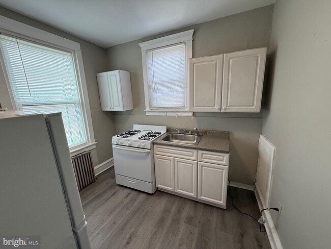 Building Photo - 1945 W Hunting Park Ave