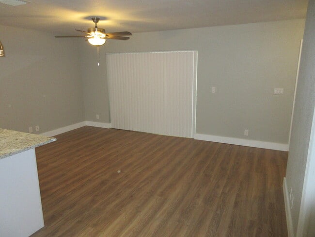 Photo - 401 Cypress Wy