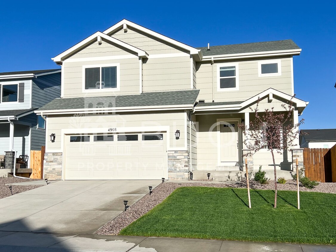 Gorgeous Home Located South by COS Airport - Gorgeous Home Located South by COS Airport