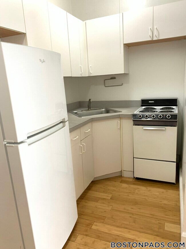 Photo - 91 Westland Ave Unidad 306