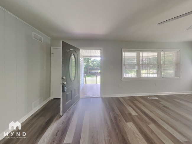 Photo - 510 9th Ave