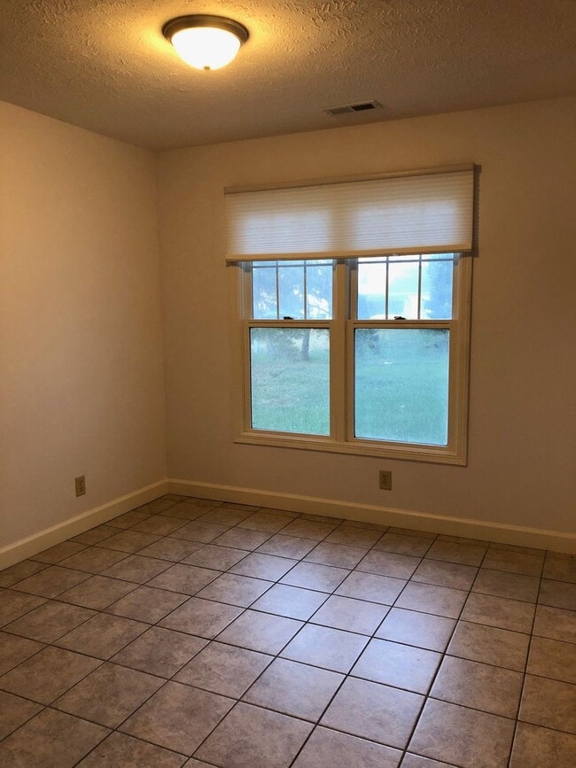 Photo - 3 Bedroom 2 Bath Townhome Available Now!